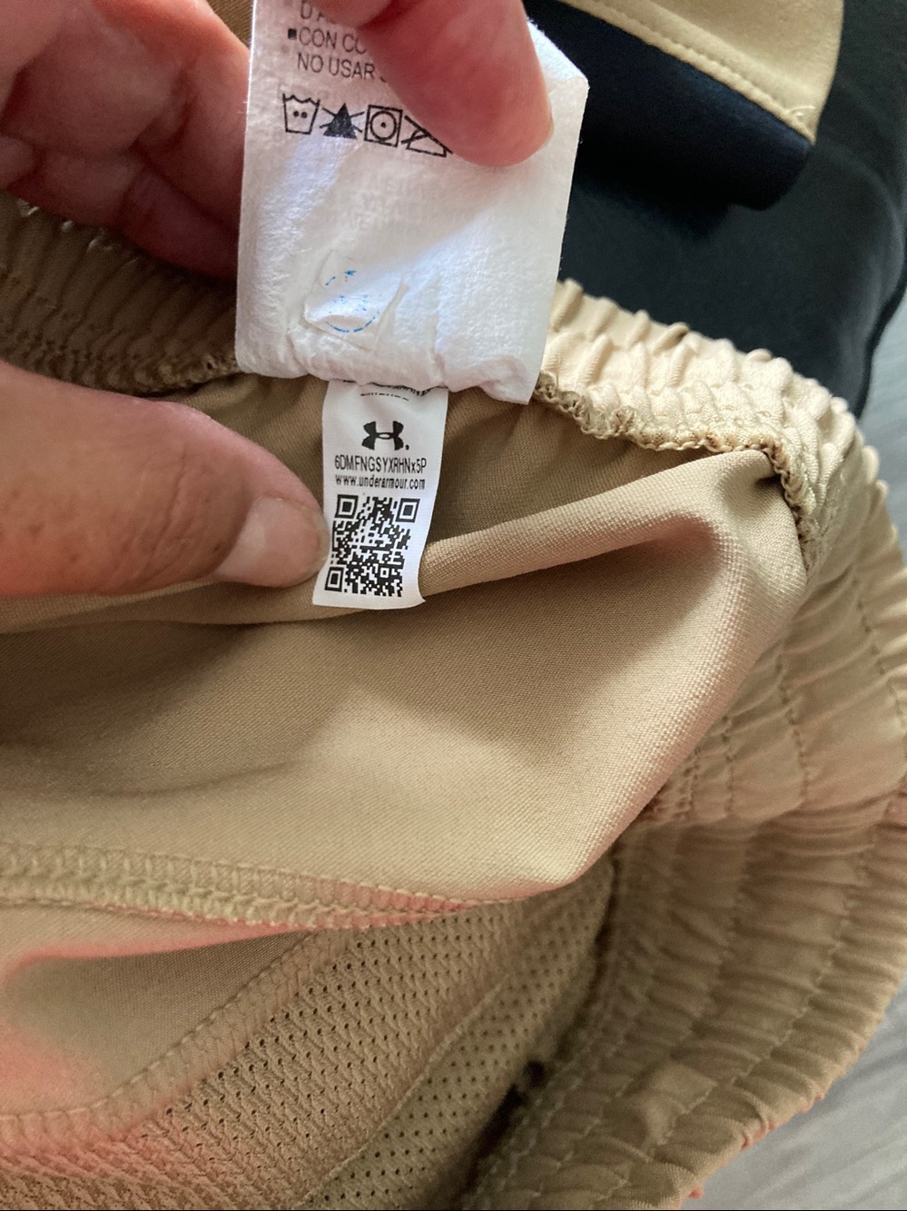 UNDER ARMOUR Unstoppable Beige with Black Accents Jogger Pants Womens Size Large - Picture 12 of 13